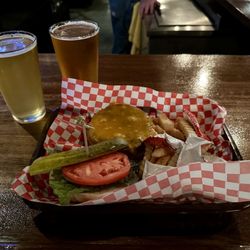 The University of Chicago Pub - Two beers and the Midway Burger