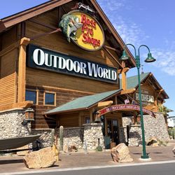 Bass Pro Shops
