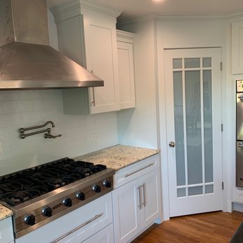 iBuild - New backsplash + painted cabinetry + new paint + new lights - General Contractors Near Me - Mount Prospect, Illinois