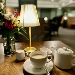 Sloane Club - Tea time