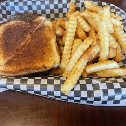 Patty melt with thousand island dressing and fries. Patty melt with thousand island dressing and fries.