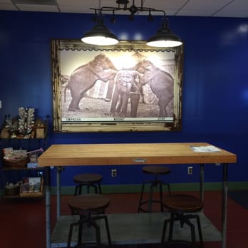 Modoc's Market - Coffee & Tea Near Me - Wabash, Indiana
