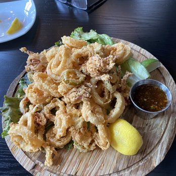 Blackwall Hitch - Calamari - New American Near Me - Baltimore, Maryland