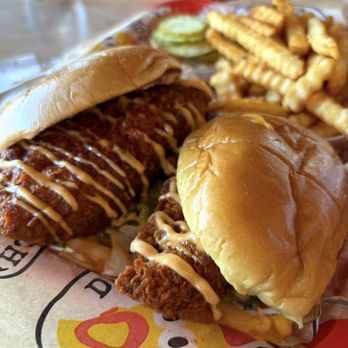 Dave's Hot Chicken - Halal Near Me - Algonquin, Illinois