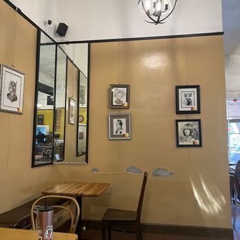 5 Sips Coffee - Seating area with mirrors - Coffee & Tea Near Me - Sacramento, California