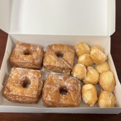 Bowen Bakery Donut - Cronut and donut holes
