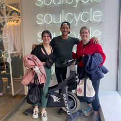 SoulCycle Loop - Coach Isaiah and two of their fangirls!