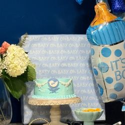 Baby shower cake
