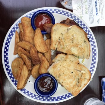 Duke's Seafood - "Screaming Good" - Seafood Near Me - Seattle, Washington Duke's Seafood - "Screaming Good" - Seafood Near Me - Seattle, Washington