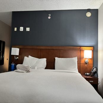 Courtyard by Marriott Dallas Addison/Midway - Room - Hotels Near Me - Addison, Texas Courtyard by Marriott Dallas Addison/Midway - Room - Hotels Near Me - Addison, Texas