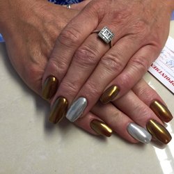 Plumb Center - Chrome colour