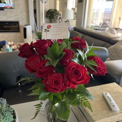 Elena Leis and Gifts - The same rose after 1 week still beautiful!