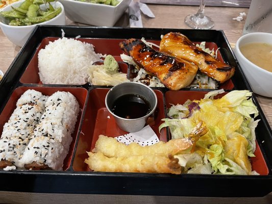 Ugly Tuna Sushi by null
