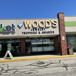 Wood's Jewelry - Outside of Wood's Jewelry