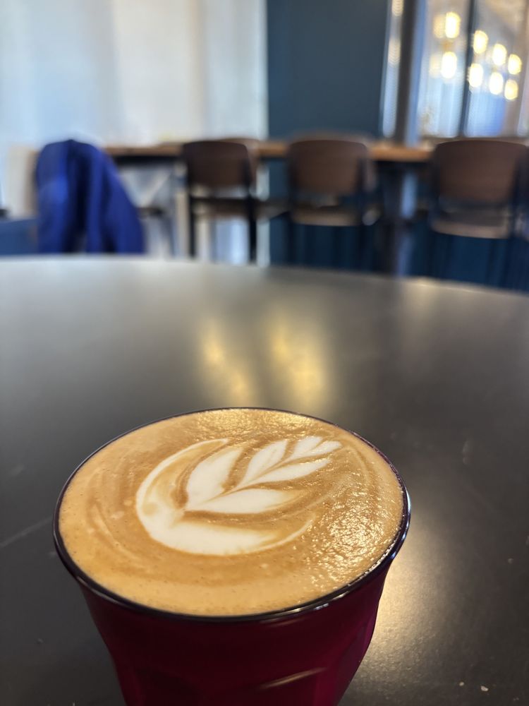 Tay Tay's Cafe Logo