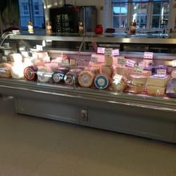 Quattro Fontane 4 - Italian deli counter