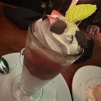 Il Fornaio - Birthday Sundae - Italian Near Me - Coronado, California Il Fornaio - Birthday Sundae - Italian Near Me - Coronado, California