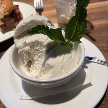 Yard House - Vanilla ice cream - Bars Near Me - Houston, Texas Yard House - Vanilla ice cream - Bars Near Me - Houston, Texas