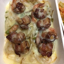 Bacon wrapped shrimp with veggies and cheese Bacon wrapped shrimp with veggies and cheese