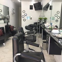 Miracle Beauty Parlor