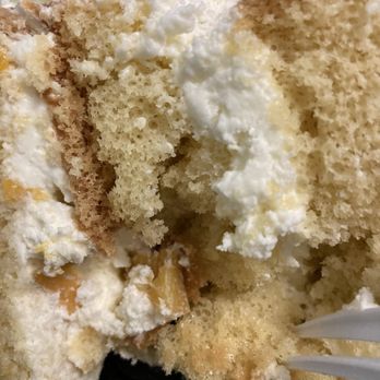 La Monarca Bakery & Cafe - Vanilla Fresh Fruit Slice cake - Coffee & Tea Near Me - Los Angeles, California