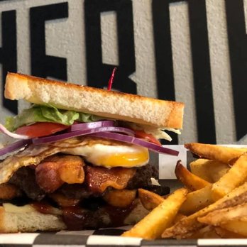 Hometown Heroes - Sports Bars Near Me - Grinnell, Iowa