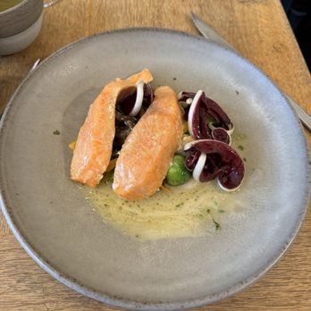 Mokonuts - Salmon with Brussels sprouts-- wonderful - Cafes Near Me - Paris, 75