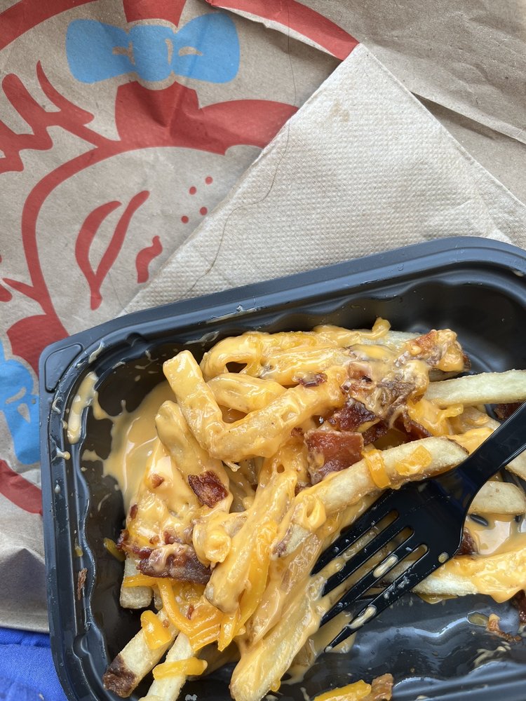 WENDY’S Updated October 2024 14 Photos & 21 Reviews 251 North Ave