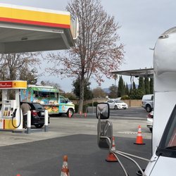 Tarasco Taqueria - Gas station