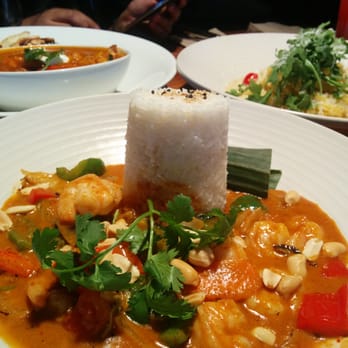 JOEY Markville - Panang Prawn Curry Bowl Background- Chicken Alfredo and Butter Chicken with Naan and rice - Canadian (New) Near Me - Markham, Ontario