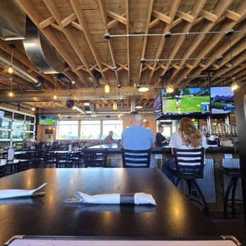 Shooters Bar & Grill - Dining Room - Diners Near Me - Byers, Colorado