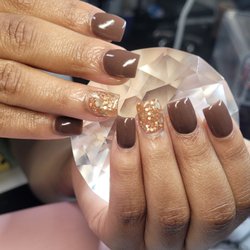 Love Thy Nails - HERSHEY  KISSES