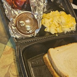 Hot links with Mac & Cheese