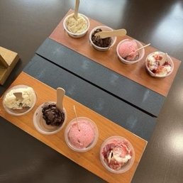 Delicious ice cream flight!!! Delicious ice cream flight!!!