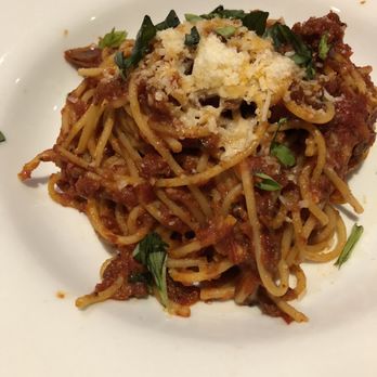 Alfredo's Italian Restaurant - Spaghetti Bolognese - Italian Near Me - Petaluma, California