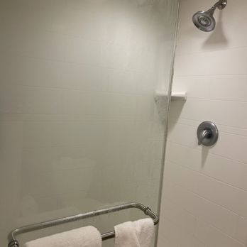 Courtyard by Marriott Newark Downtown - Shower - Hotels Near Me - Newark, New Jersey Courtyard by Marriott Newark Downtown - Shower - Hotels Near Me - Newark, New Jersey