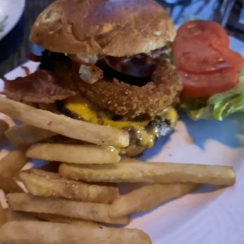 Montclair House Grill - BBQ burger - Breakfast & Brunch Near Me - Montclair, New Jersey
