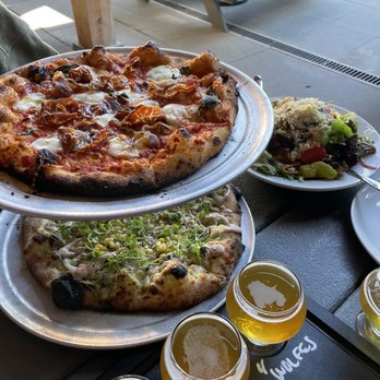 Maine Beer - Pizza, flight, salad - Breweries Near Me - Freeport, Maine Maine Beer - Pizza, flight, salad - Breweries Near Me - Freeport, Maine