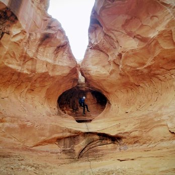 Desert Highlights - Rapping down the onion - Tours Near Me - Moab, Utah