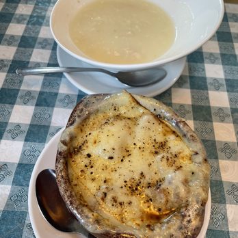 Annoulas Taverna - Baked French Onion Soup - Breakfast & Brunch Near Me - Woodbury, Connecticut