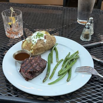 The Independent Restaurant and Bar - Filet, loaded potato and green beans. - New American Near Me - Placerville, California