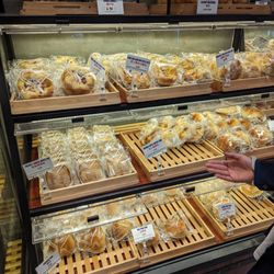 Maxim's Bakery - BBQ pork bun, curry beef bun, ...