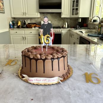 Famous Creations - Bakeries Near Me - Fairfield, California