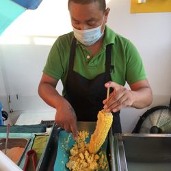 Elotes Melannie - The boss: elote man!