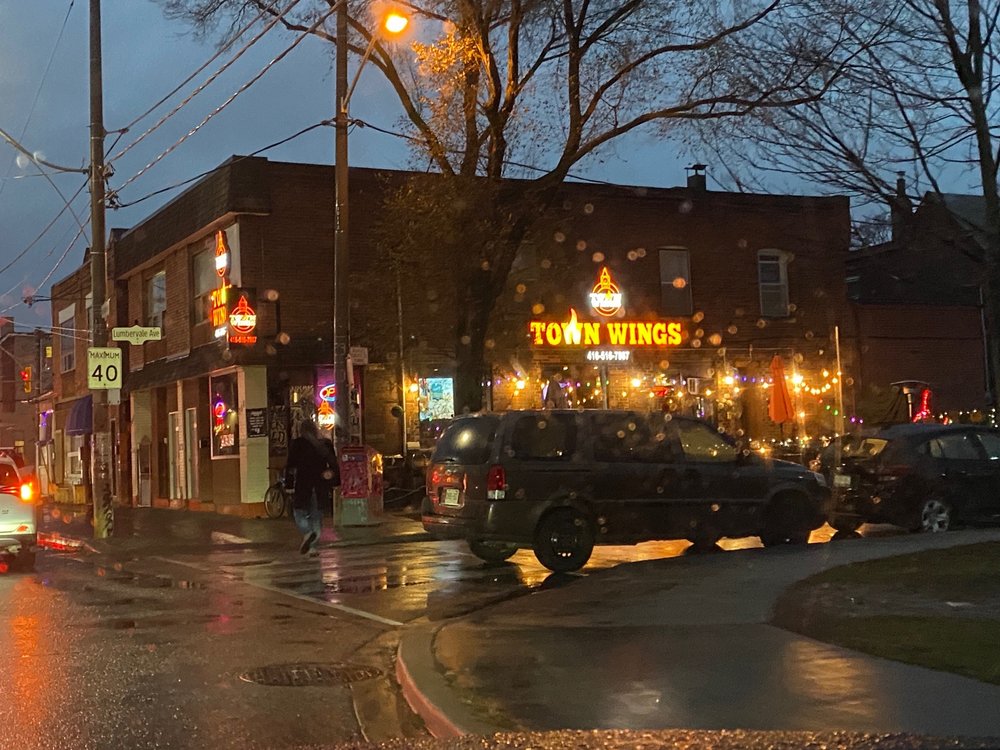 TOWN WINGS Updated September 2024 258 Lansdowne Avenue, Toronto