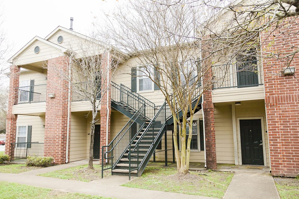 NORTHLAND WOODS APARTMENTS Updated September 2024 15165 Vickery Dr