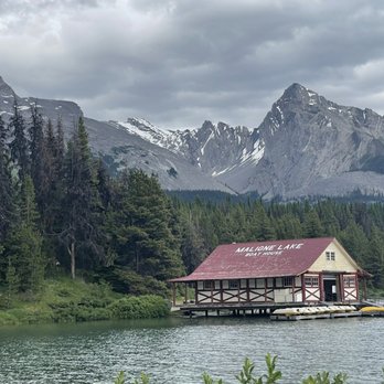 Maligne Lake - Boating Near Me