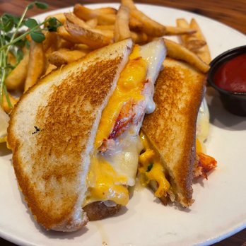 Stonebridge Restaurant - Lobster Grilled Cheese Sandwich - Seafood Near Me - Milford, Connecticut