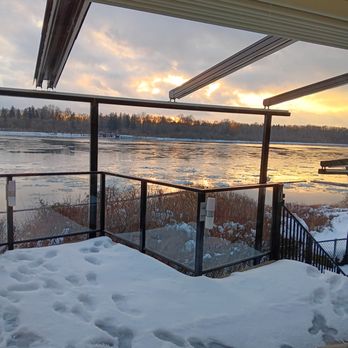 Kingfishers Waterfront Bar & Grill - Gastropubs Near Me - Maple Ridge, British Columbia Kingfishers Waterfront Bar & Grill - Gastropubs Near Me - Maple Ridge, British Columbia