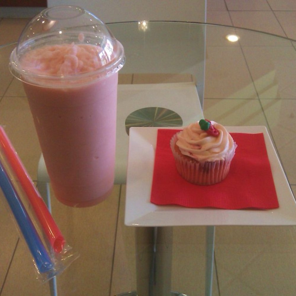 Chill Bubble Tea - Watermelon Bubble Tea and Strawberry Cupcake - Juice Bars & Smoothies Near Me - Skokie, Illinois Chill Bubble Tea - Watermelon Bubble Tea and Strawberry Cupcake - Juice Bars & Smoothies Near Me - Skokie, Illinois